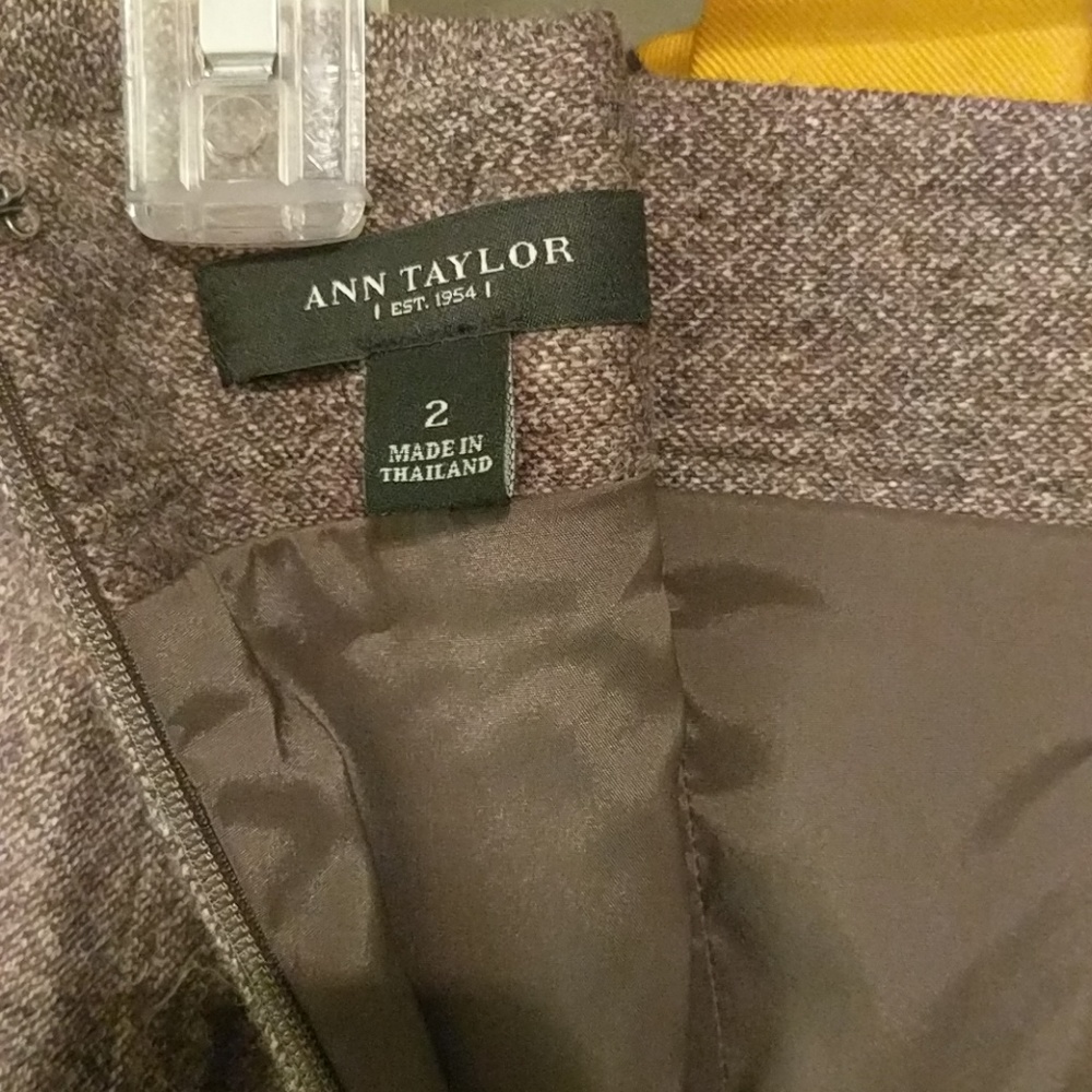 Ann Taylor Pencil Skirt - Picture 4 of 4